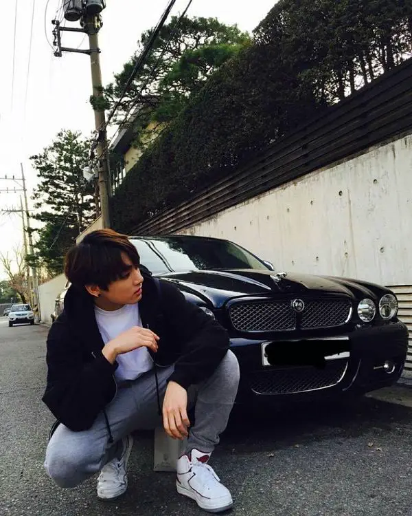 jungkook-mercedes