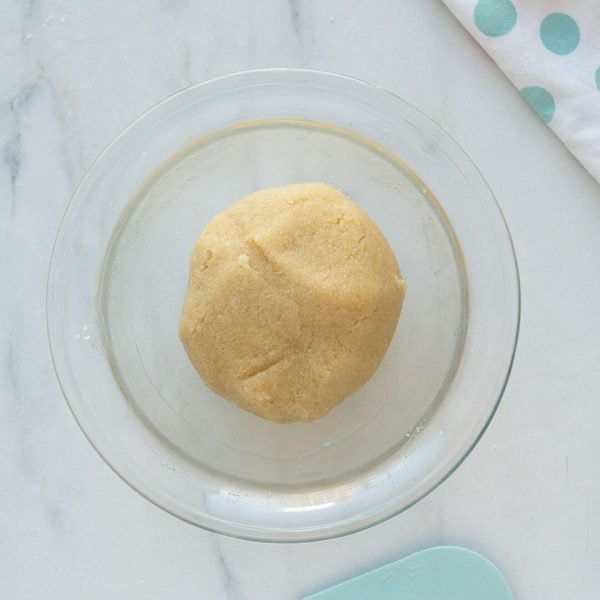 low-carb-lemon-bar-smooth-dough